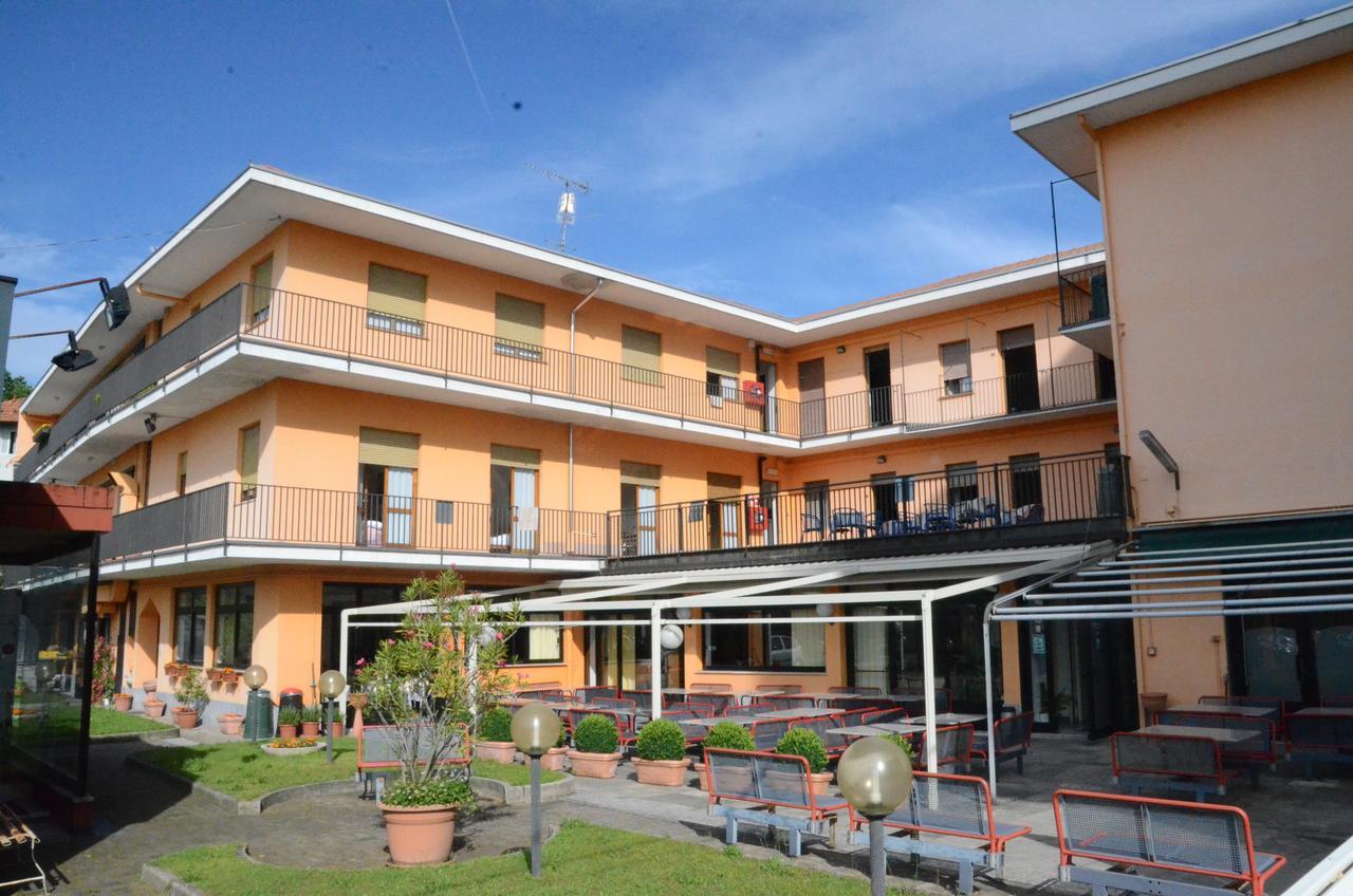 Albergo Roma Gattico Exterior photo